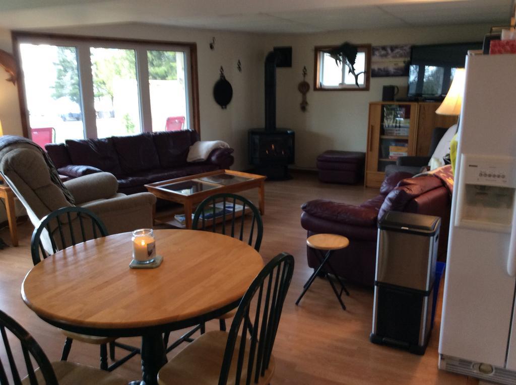 N' This On The Bay -Vacation Suite Wiarton Eksteriør bilde