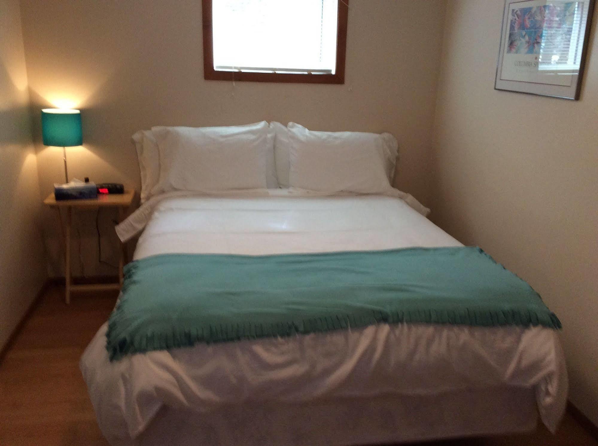 N' This On The Bay -Vacation Suite Wiarton Eksteriør bilde